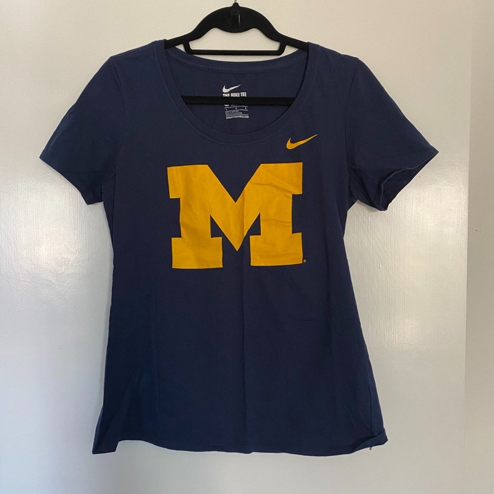 NIKE | UofM Short Sleeve T-Shirt